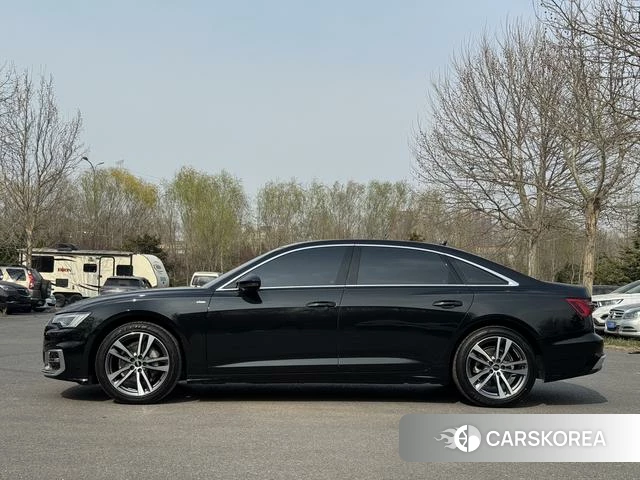 Audi A6L id 4259389 из Китая 8