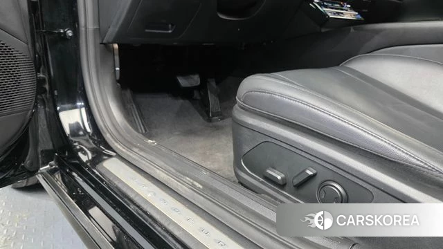 Hyundai Grandeur (GN7) id 3793750 из Кореи 8