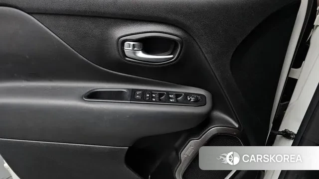 Jeep Renegade id 3374135 из Кореи 8