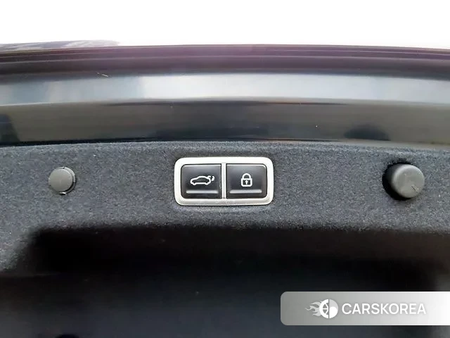 Hyundai Grandeur (GN7) id 3522398 из Кореи 8