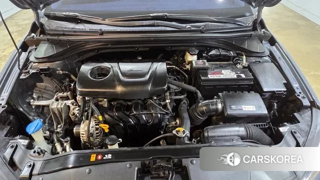 Hyundai Avante AD id 3396922 из Кореи 8