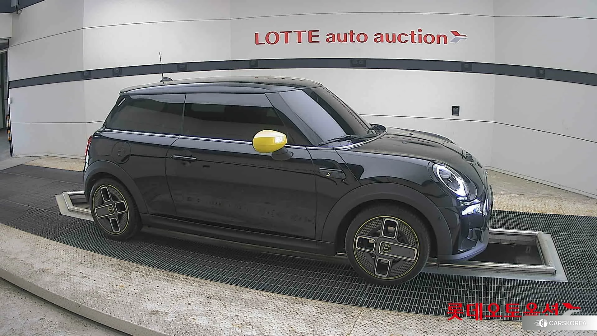 BMW MINI Cooper SE id 4289294 из Кореи 8