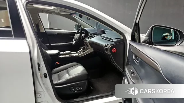 Lexus NX300h id 3622614 из Кореи 8