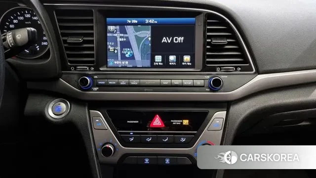 Hyundai Avante AD id 3039578 из Кореи 8