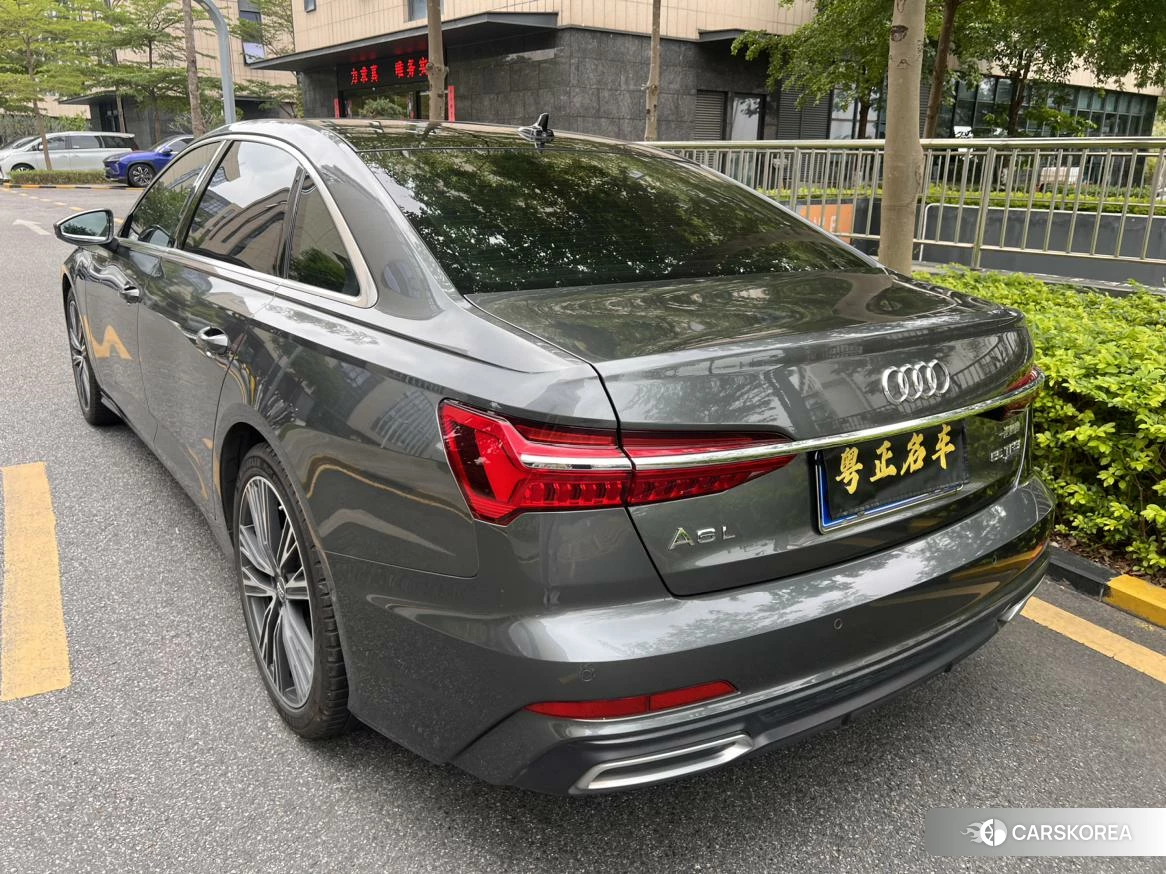 Audi A6L id 4462110 из Китая 8