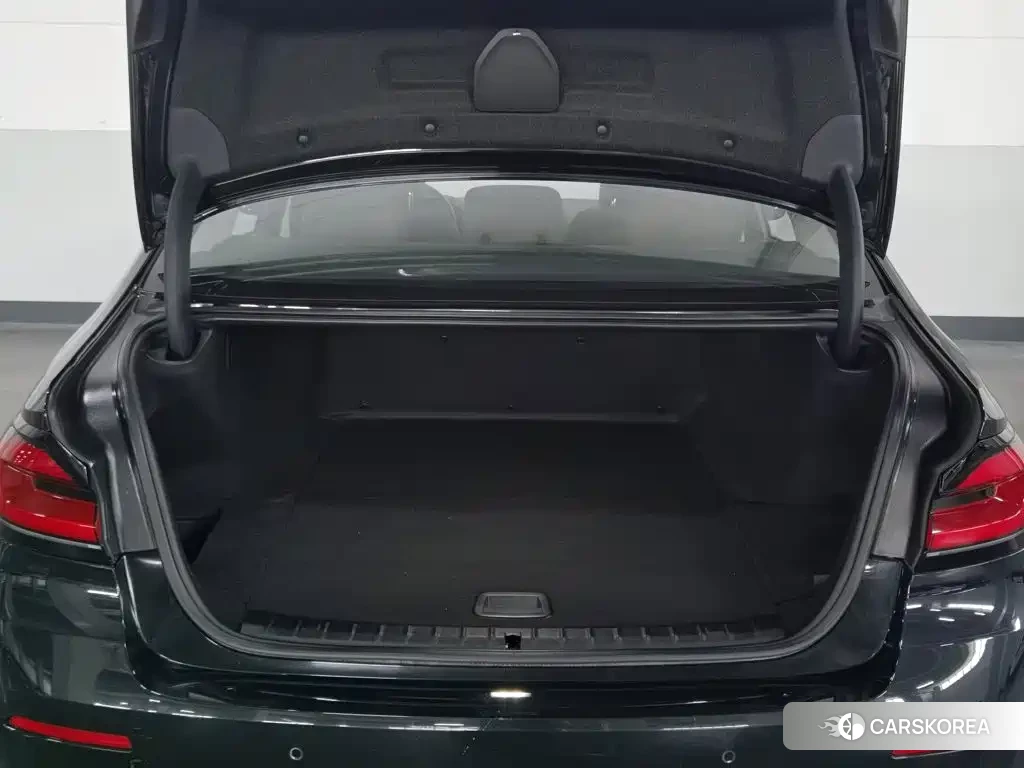 BMW 5 series id 4685936 из Китая 8