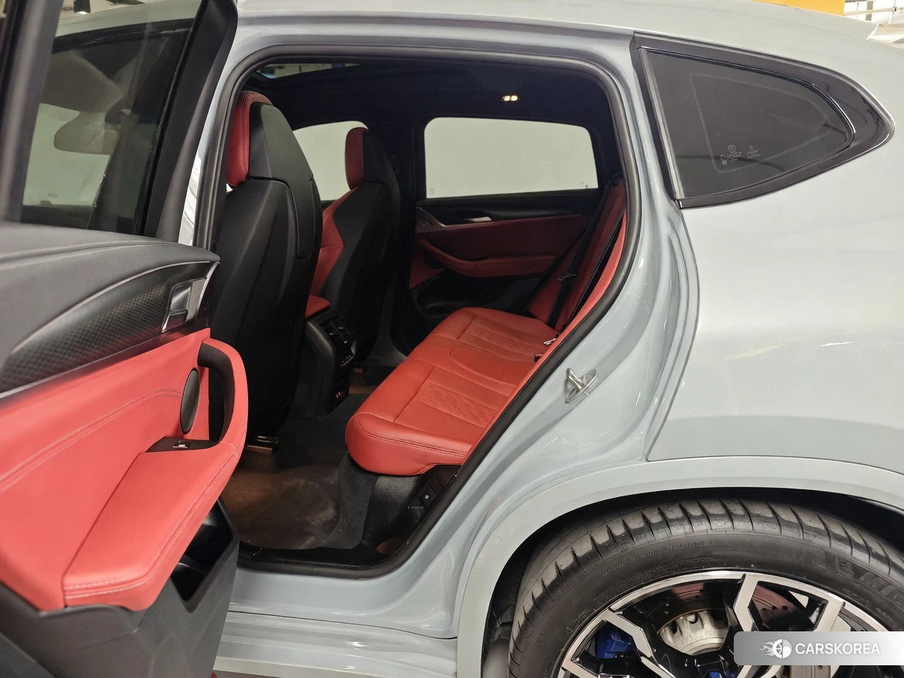 BMW X4 M id 4452732 из Китая 8