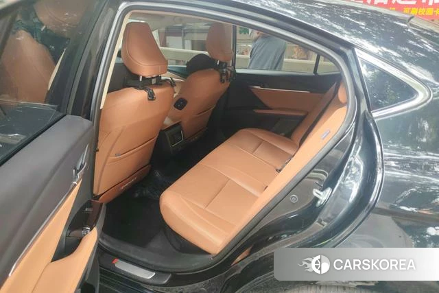 Toyota Camry 2024 Черный из Китая, фото 5