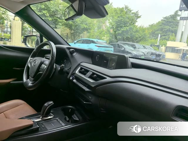 Lexus UX EV id 4297724 из Китая 8