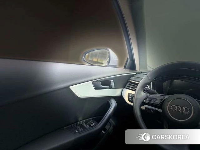 Audi A4L id 4301132 из Китая 8