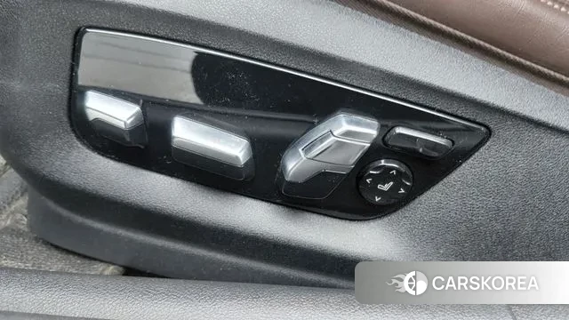 BMW 5 Series (G30) id 3448714 из Кореи 8