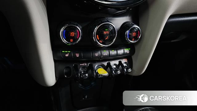 Mini Cooper Electric id 4534618 из Кореи 8