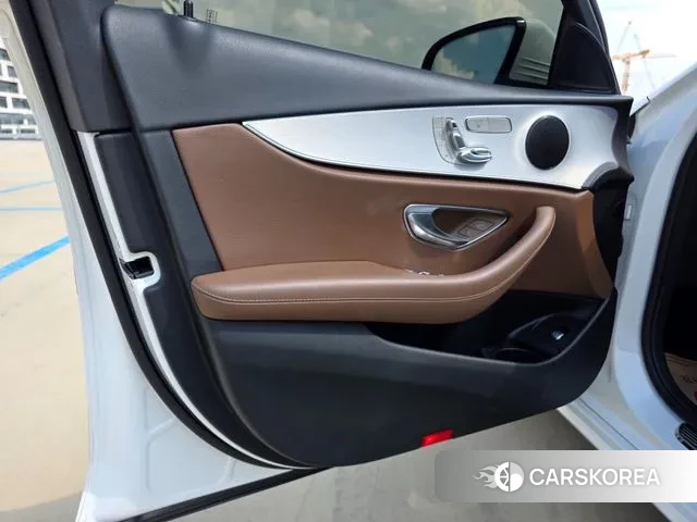 Mercedes-Benz E-Class W213 id 3089564 из Кореи 8