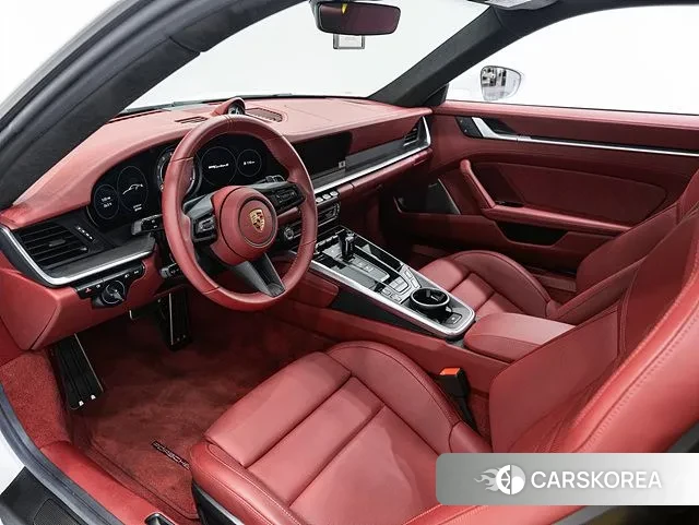 Porsche 911(992) id 3031548 из Кореи 8