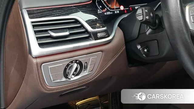 BMW 7 Series (G11) id 4922261 из Кореи 8