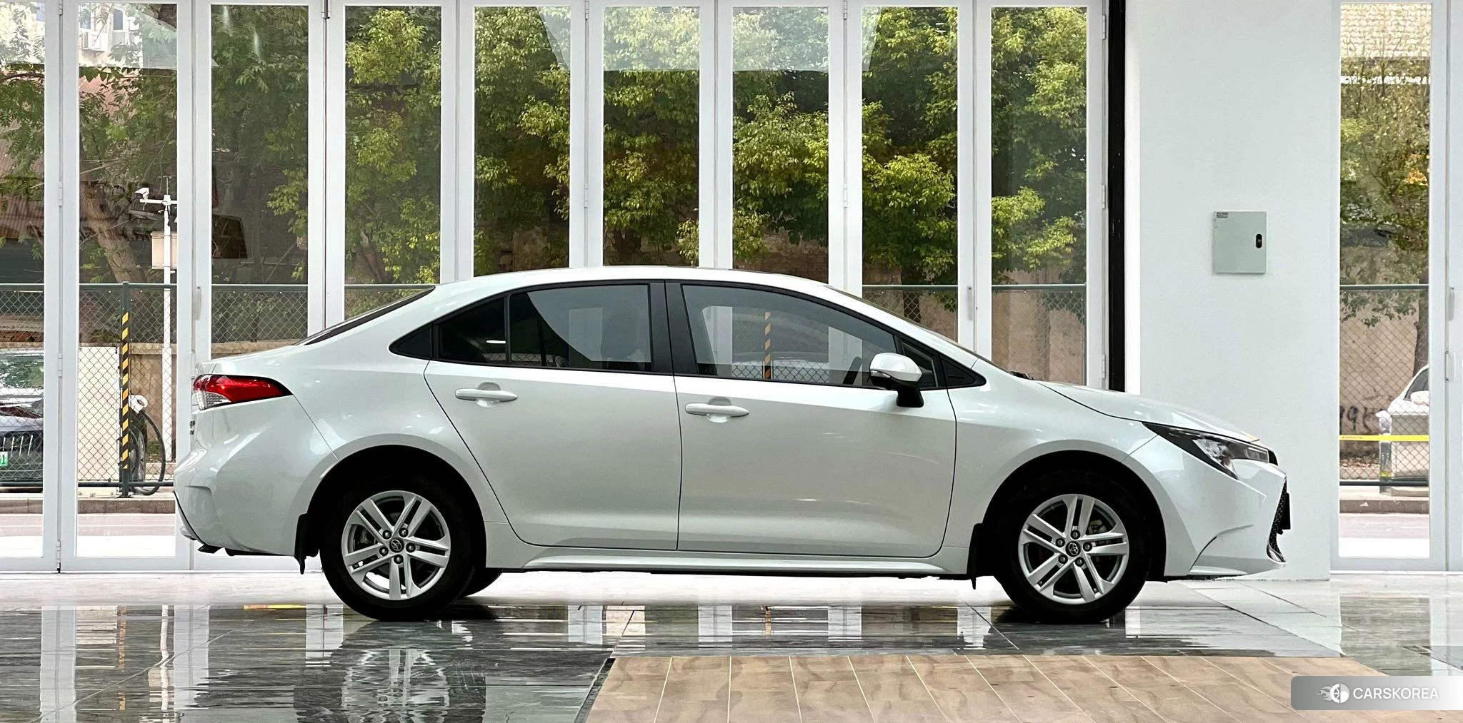 Toyota Lei Ling id 4504811 из Китая 8