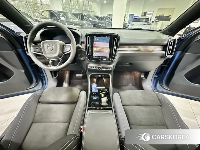 Volvo XC40 EV id 3908744 из Китая 8