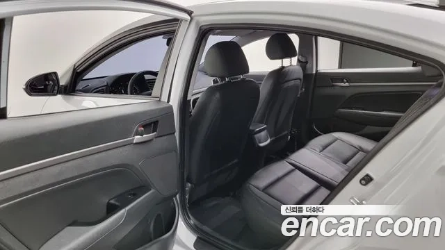 Hyundai Avante AD id 2933015 из Кореи 8