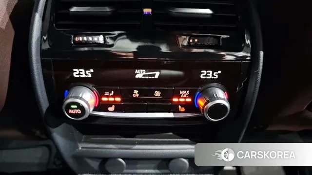 BMW 5 Series (G30) id 3703893 из Кореи 8