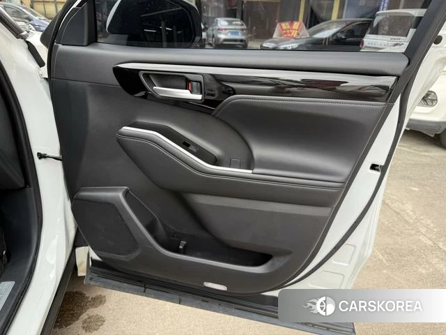 Toyota Highlander id 4263637 из Китая 8