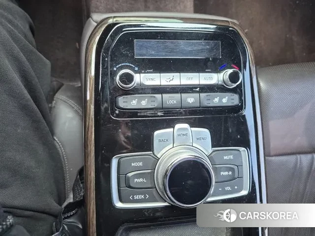 Genesis G90 id 3703598 из Кореи 8