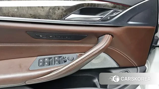 BMW 5 Series (G30) id 3627315 из Кореи 8