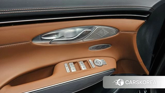 Genesis GV70 id 3904537 из Кореи 8