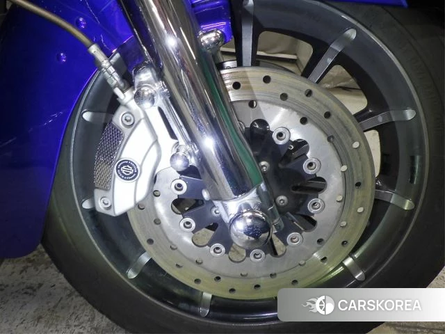 Harley-Davidson Road King Custom FLHRSE1800CVO id 3947805 из Японии 8