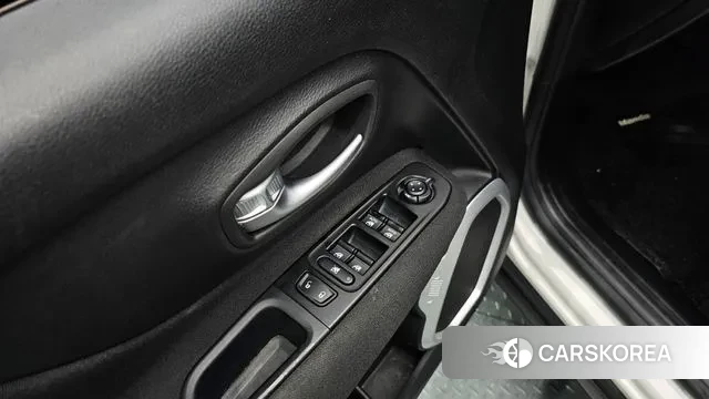 Jeep Renegade id 3329678 из Кореи 8