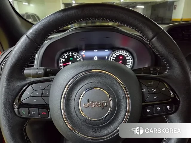 Jeep Renegade id 3205801 из Кореи 8