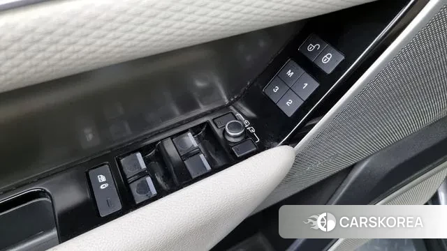 Land Rover Range Rover Velar id 3018835 из Кореи 8