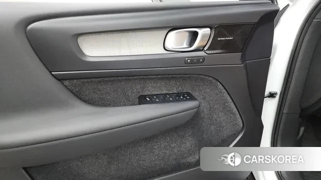 Volvo XC40 id 2884554 из Кореи 8