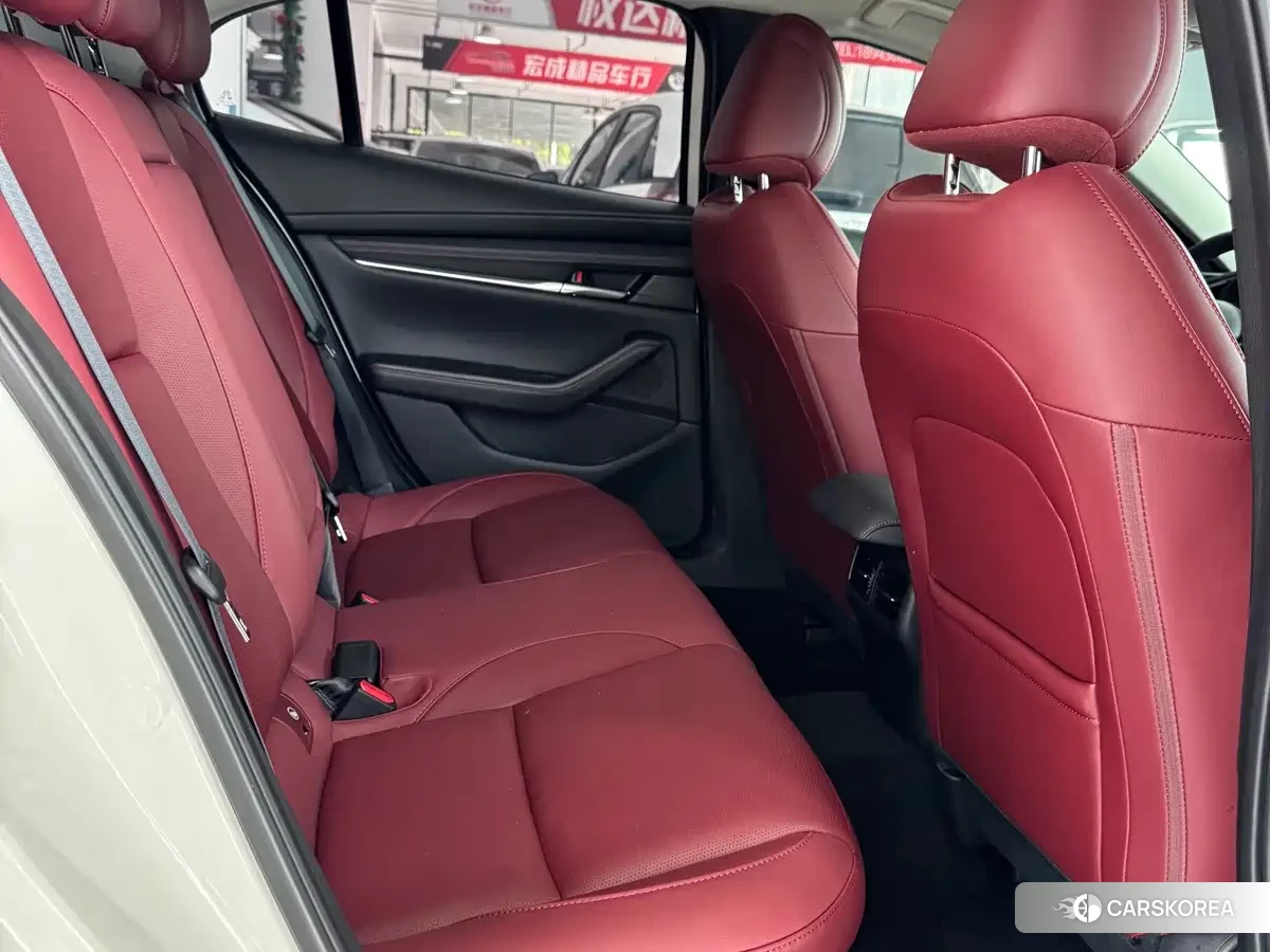 Mazda 3 id 4644424 из Китая 8