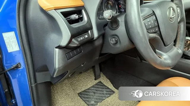 Lexus UX250h id 3514822 из Кореи 8