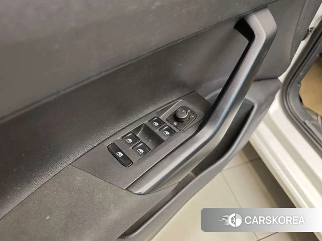 Volkswagen Polo id 4190386 из Китая 8