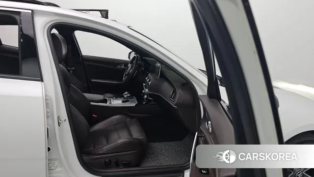 Kia Stinger id 3009352 из Кореи 8