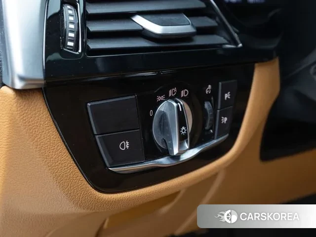 BMW 5 Series (G30) id 3258364 из Кореи 8