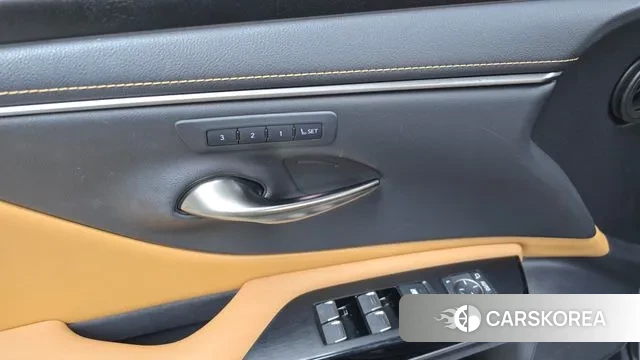 Lexus ES300h 7th generation id 3735349 из Кореи 8