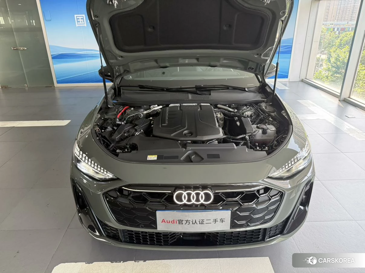 Audi A5L id 4512458 из Китая 8
