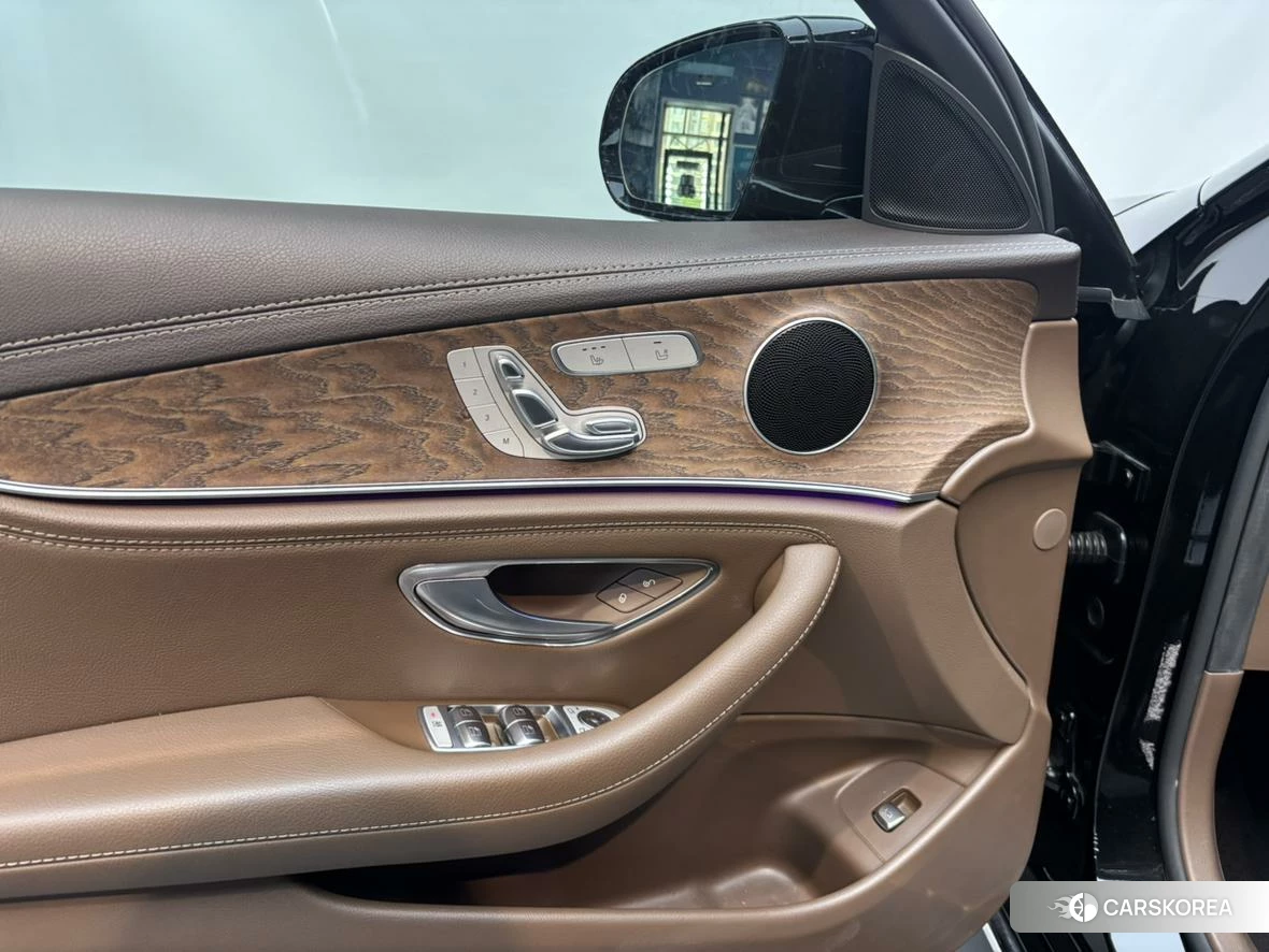 Mercedes-Benz E-class id 4420126 из Китая 8