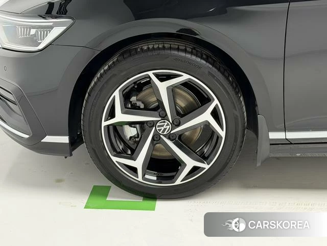 Volkswagen Magotan id 4321092 из Китая 8