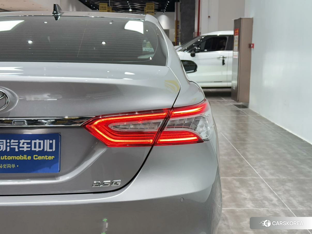 Toyota Camry id 4468132 из Китая 8
