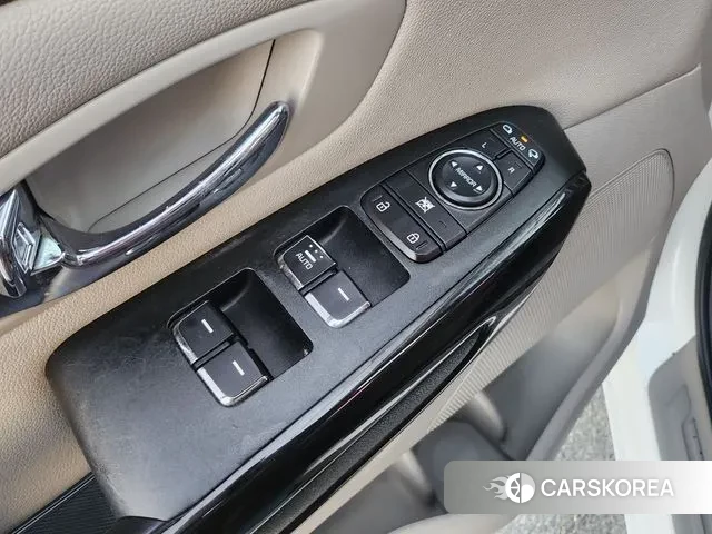 Kia The New Carnival id 3434687 из Кореи 8