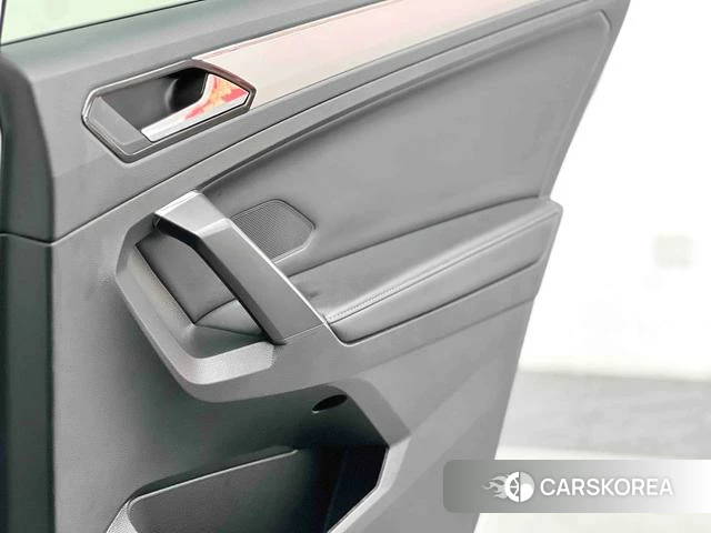 Volkswagen Tiguan L id 4258843 из Китая 8