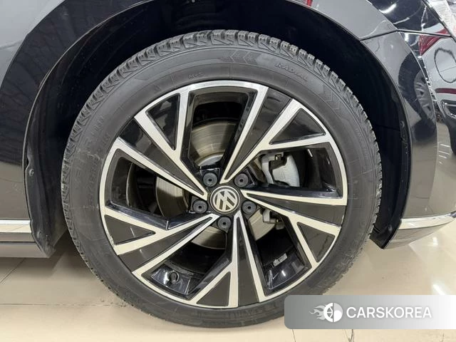 Volkswagen Magotan id 4263170 из Китая 8