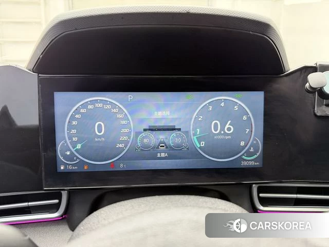 Hyundai Elantra id 4257799 из Китая 8