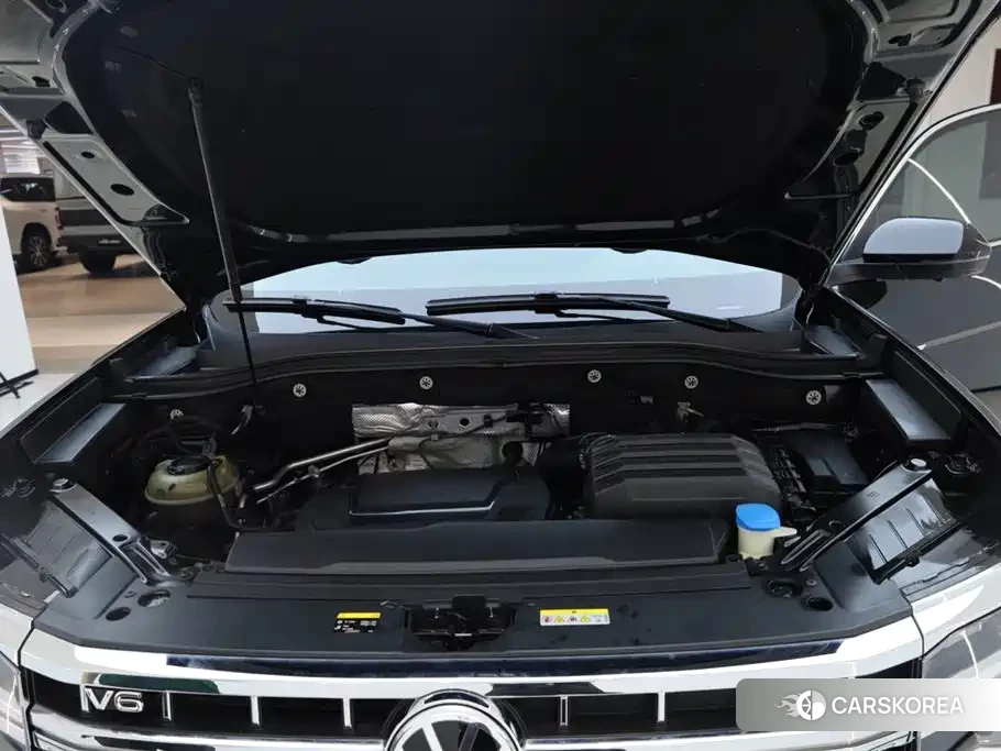 Volkswagen Touareg id 4599557 из Китая 8
