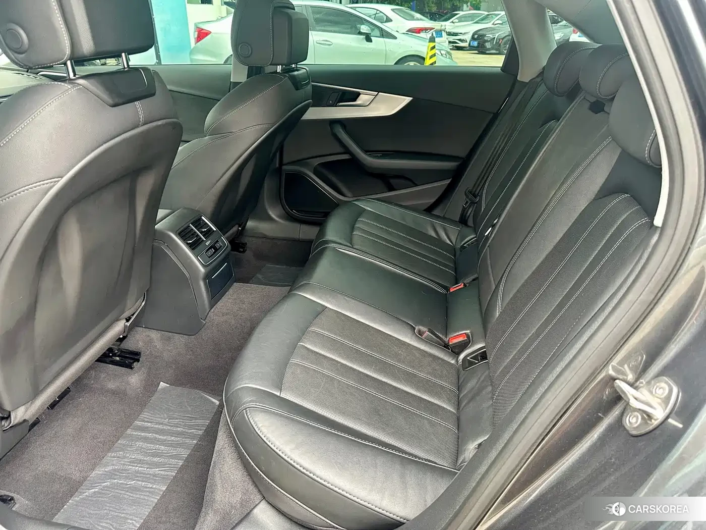 Audi A4L id 4548228 из Китая 8