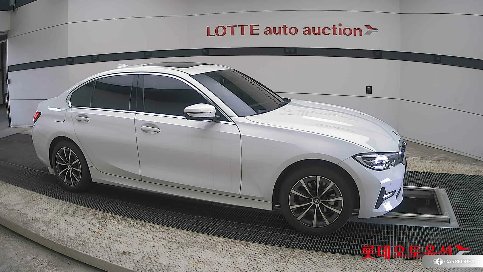 BMW  320i id 4296951 из Кореи 8