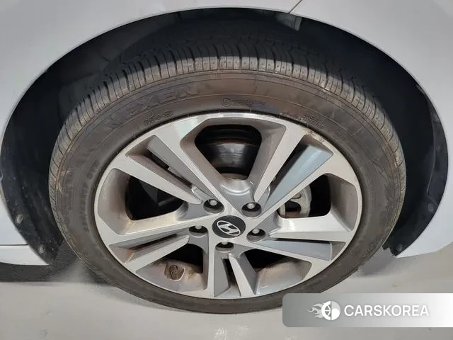 Hyundai Avante AD id 3363081 из Кореи 8